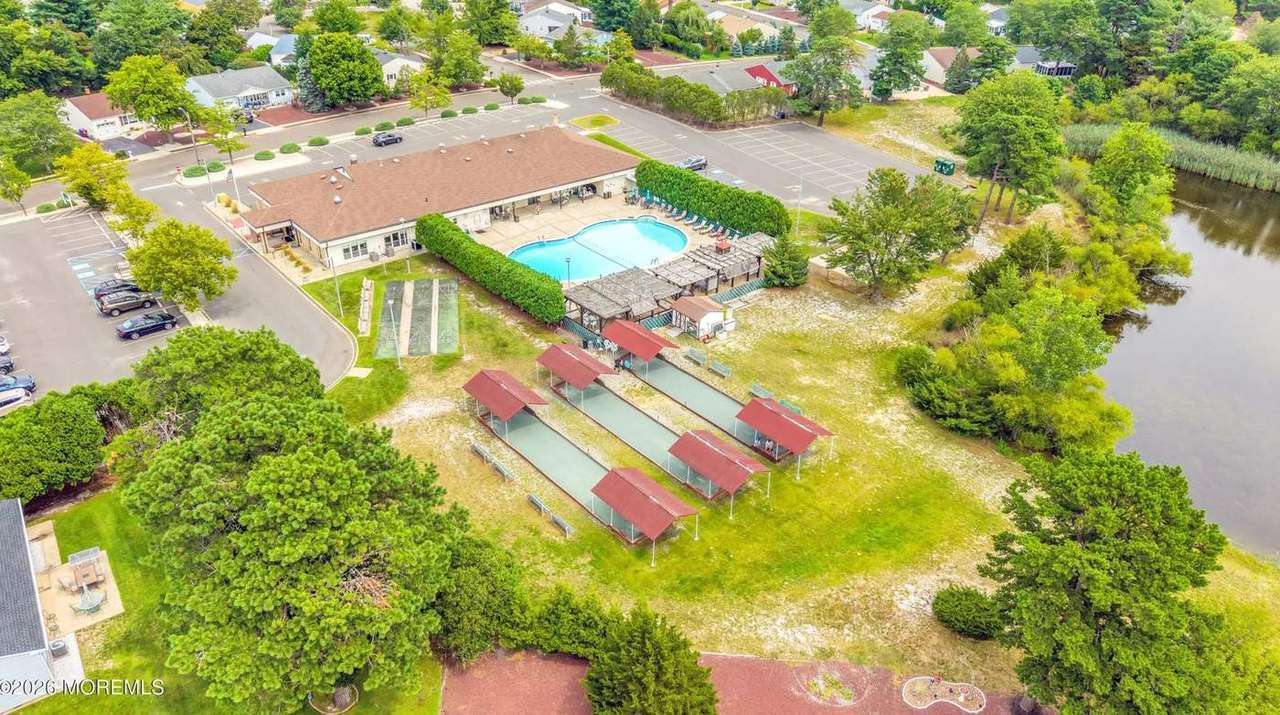 57 Westport Dr, photo 37