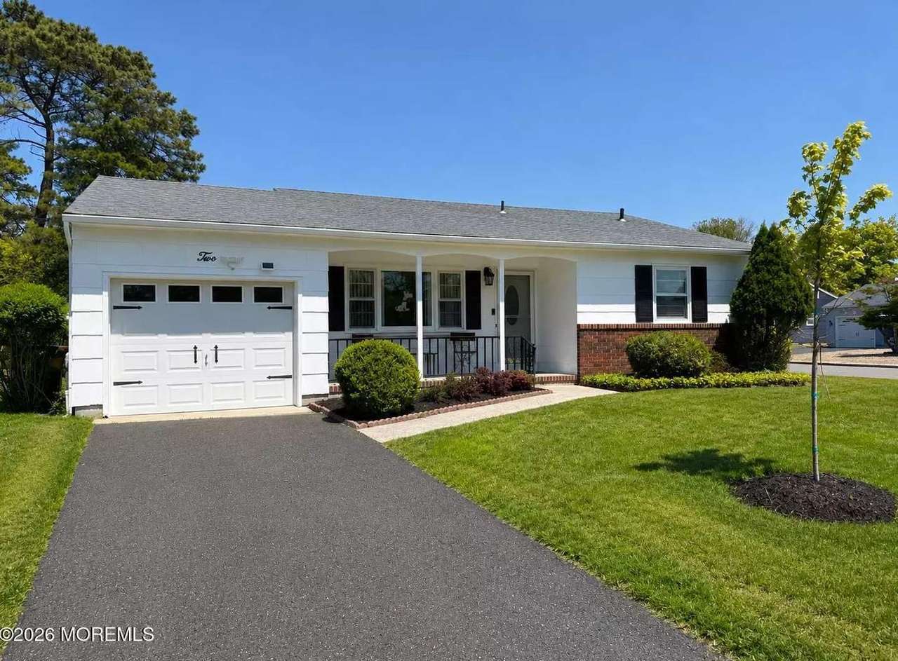 2 Brakenbury Dr, photo 2