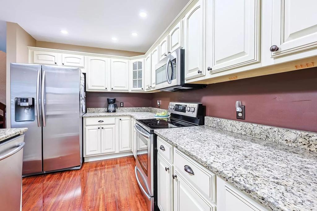 304 75th Ave N #C, photo 8