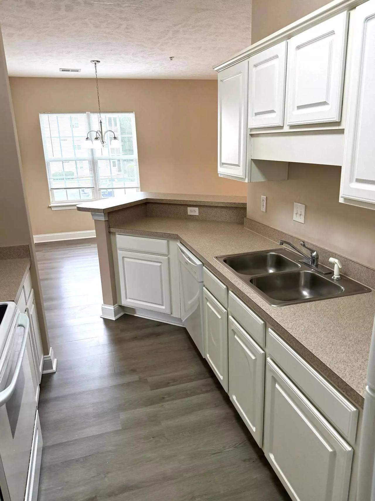 111 Fountain Pointe Ln #201, photo 18