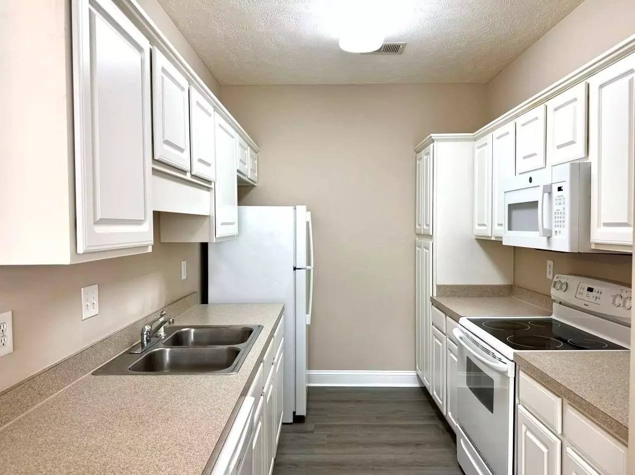 111 Fountain Pointe Ln #201, photo 19