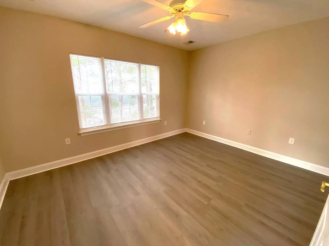 111 Fountain Pointe Ln #201, photo 20