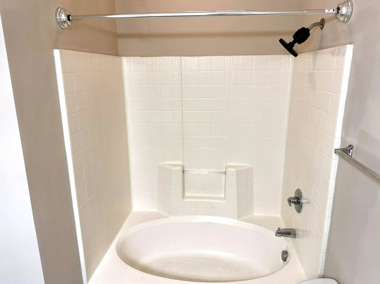 111 Fountain Pointe Ln #201, photo 29