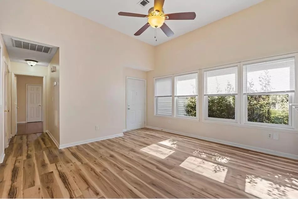 102 Whitehaven Ct, photo 3
