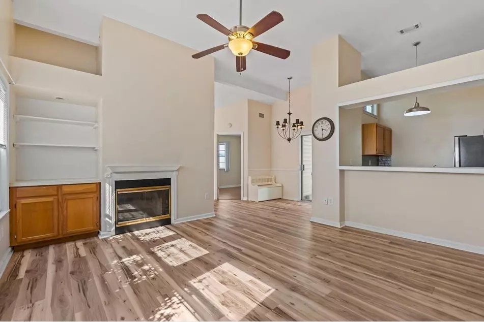 102 Whitehaven Ct, photo 4