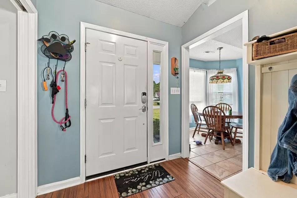 1117 Lancelot Ln, photo 2