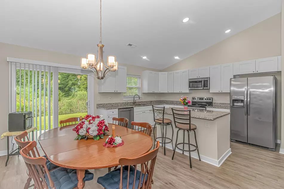 1430 Heirloom Dr, photo 4