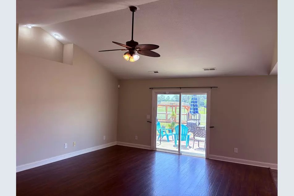 208 Hickory Springs Ct, photo 3