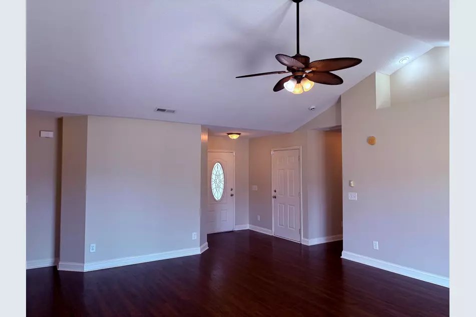 208 Hickory Springs Ct, photo 4