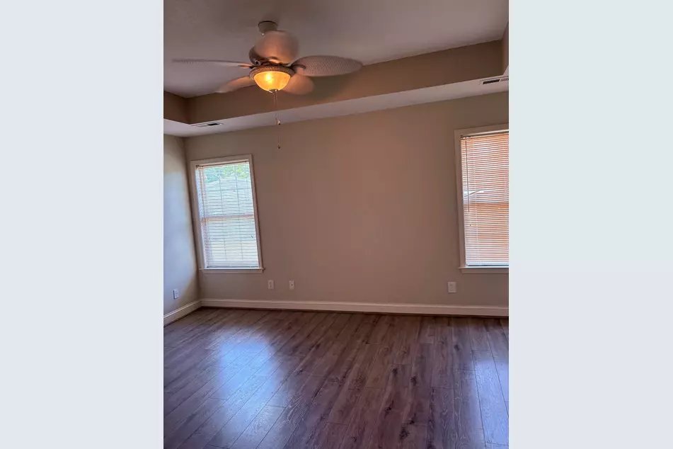 208 Hickory Springs Ct, photo 9