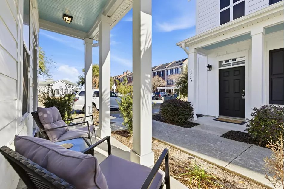 3557 Bristol Ln, photo 2