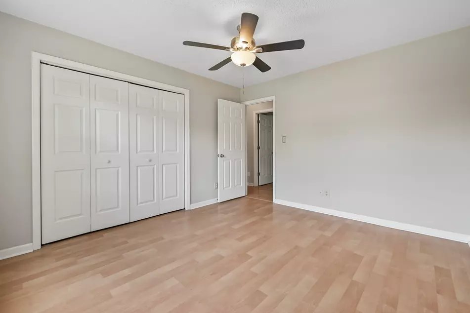 961 Castlewood Dr, photo 8