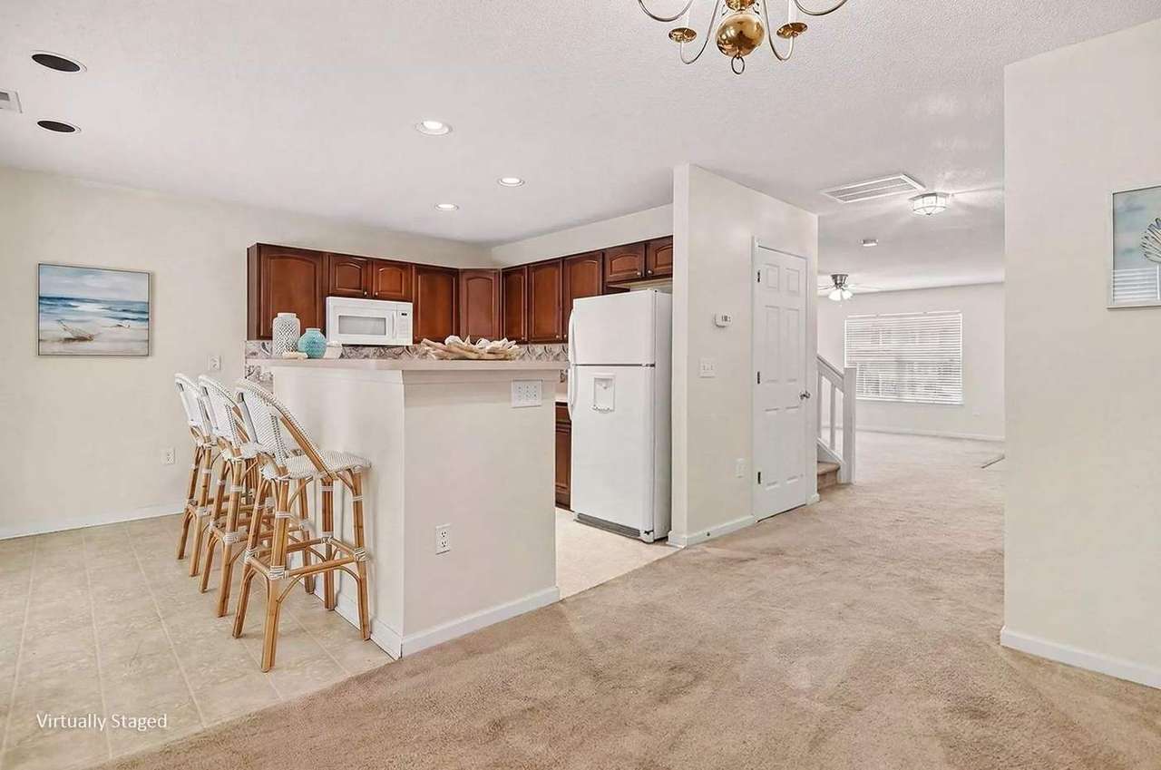 1043 Penny Ln, photo 15