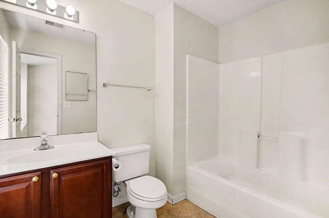 1043 Penny Ln, photo 23