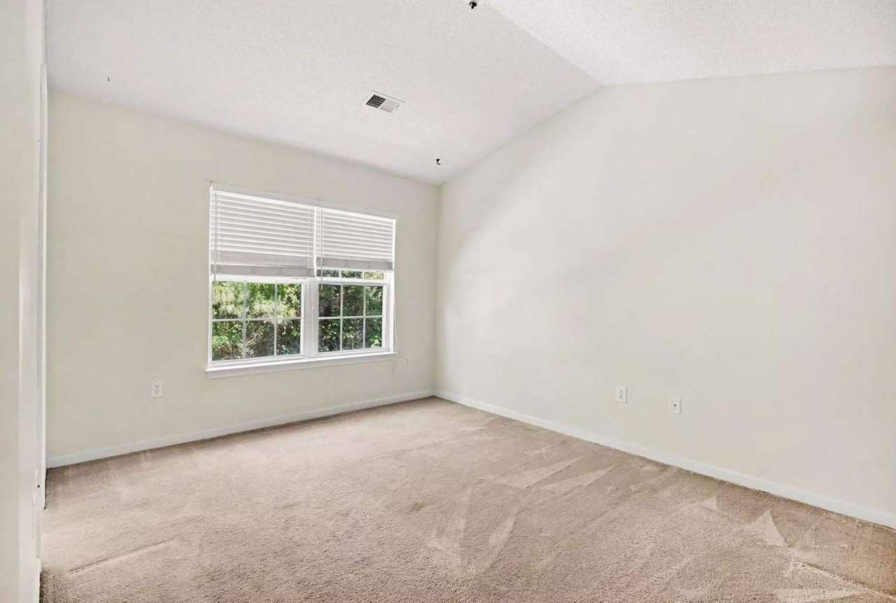 1043 Penny Ln, photo 25
