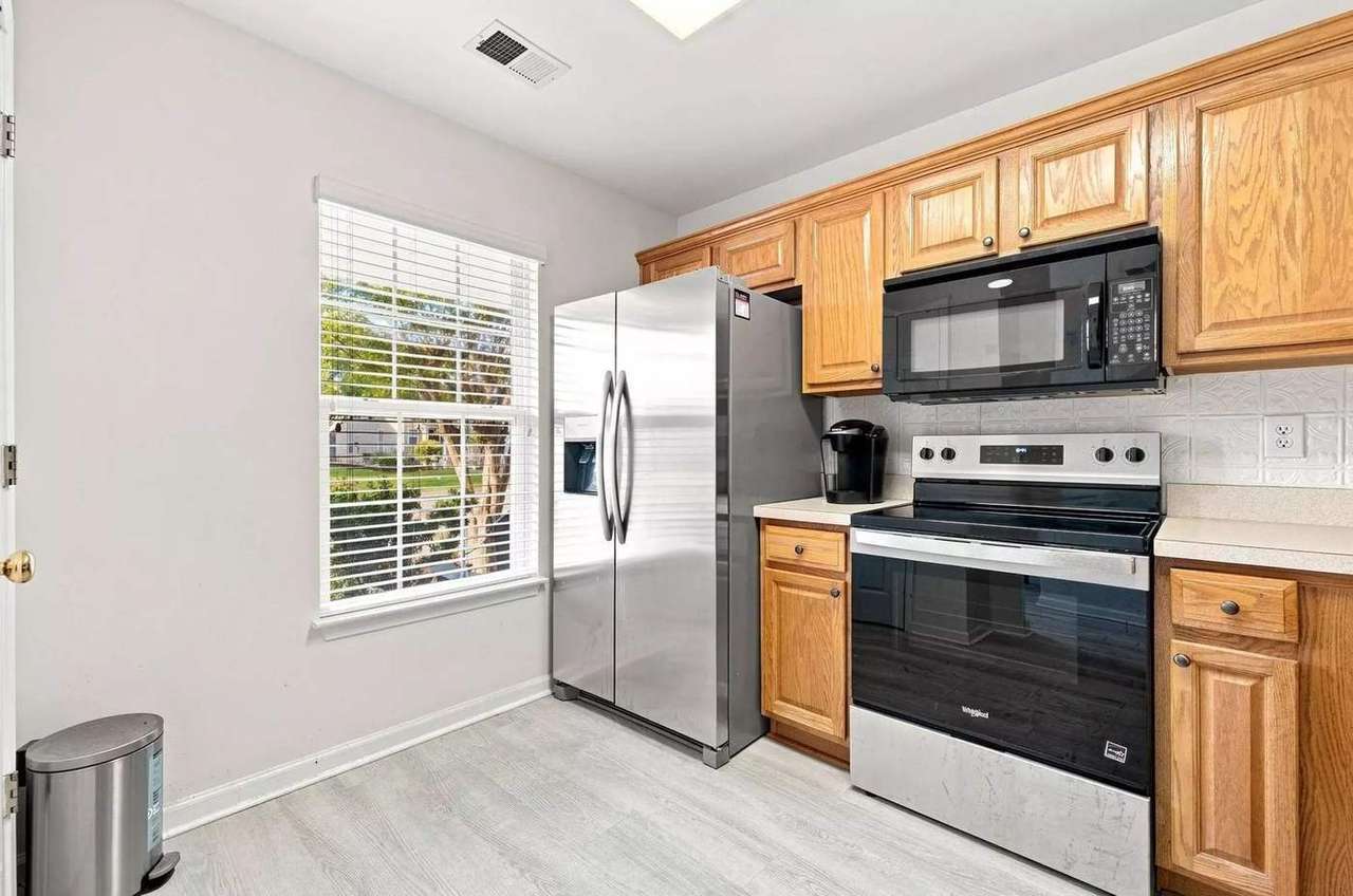 1282 Harvester Cir, photo 4