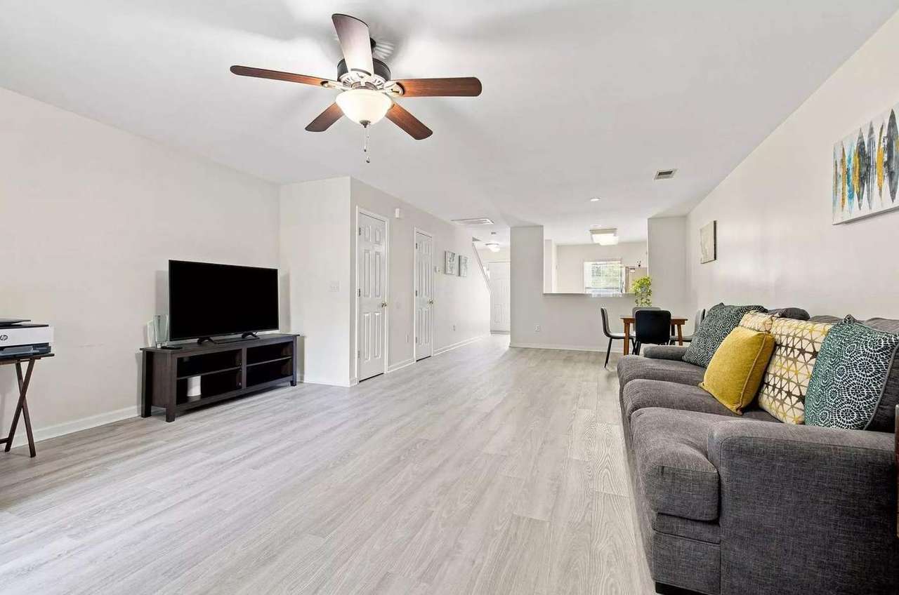 1282 Harvester Cir, photo 12