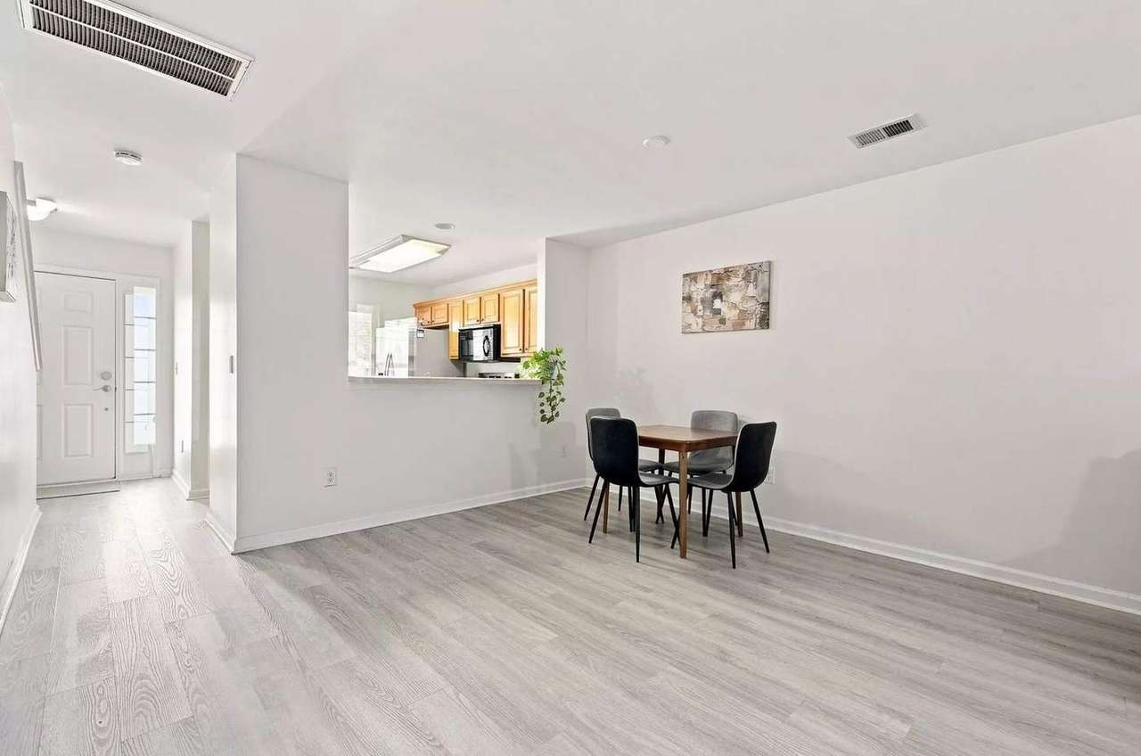 1282 Harvester Cir, photo 13