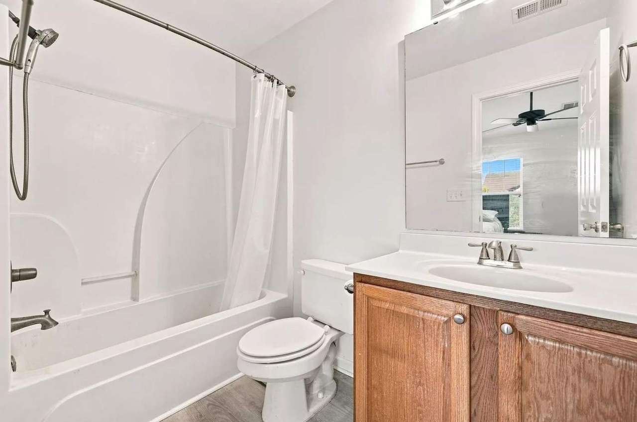 1282 Harvester Cir, photo 17