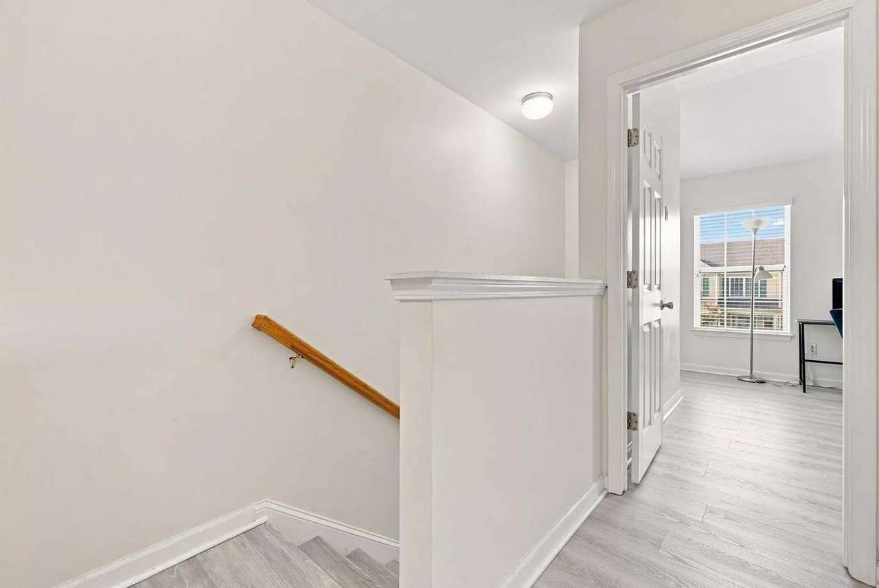 1282 Harvester Cir, photo 25