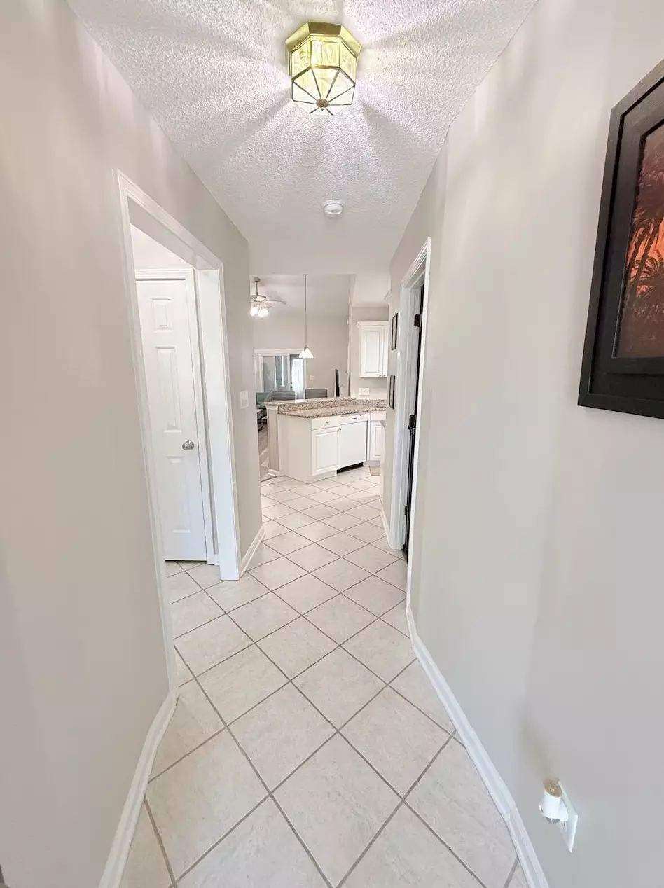 130 Country Manor Dr #A, photo 2
