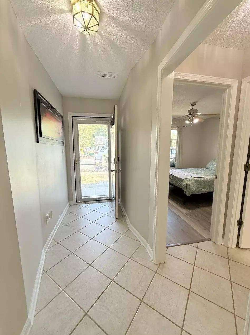 130 Country Manor Dr #A, photo 3