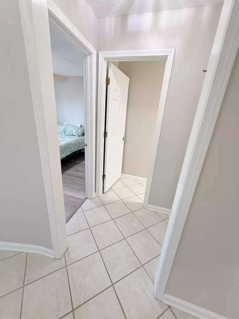 130 Country Manor Dr #A, photo 4