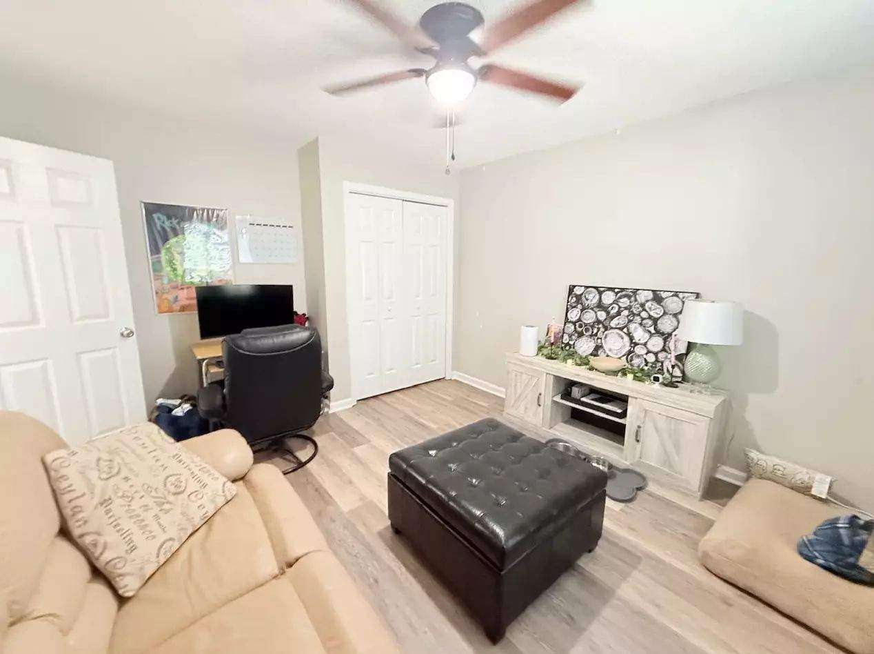 130 Country Manor Dr #A, photo 11