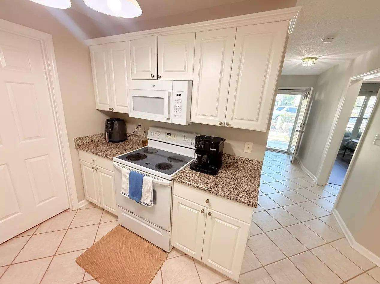 130 Country Manor Dr #A, photo 15