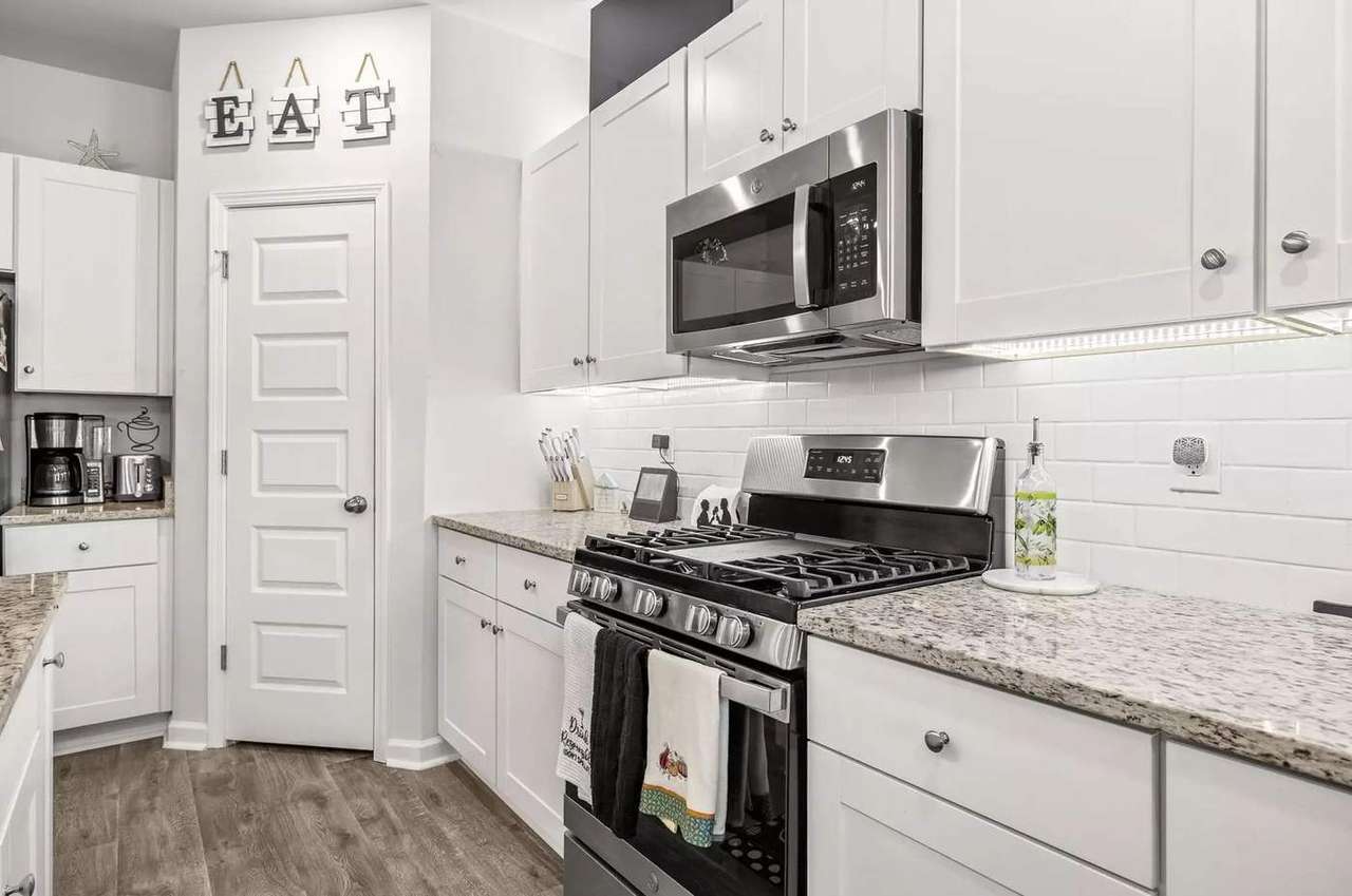 620 Harrison Mill St, photo 8