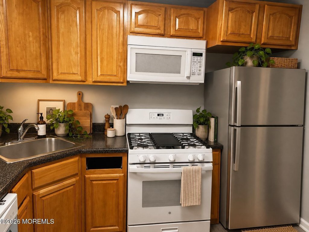 214 4th St, Units A and B, Hazlet, photo 3