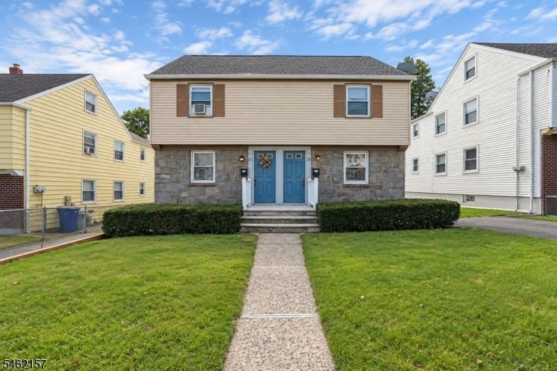 33 E 7th St, Clifton