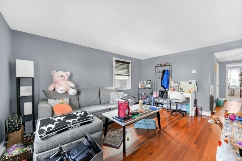33 E 7th St, Clifton, photo 4