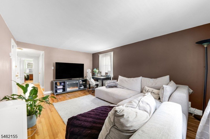 35 E 7th St, Clifton, photo 7